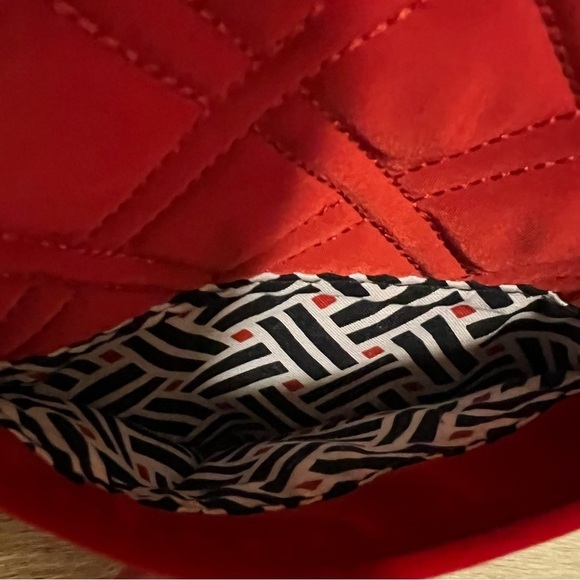 VERA BRADLEY Red Microfiber Zipper Hipster Crossbody Travel Light Minimalist - Picture 5 of 14